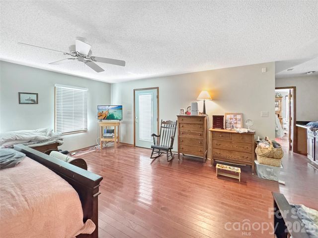 8209 Saddlehorse Lane, Charlotte, NC 28215