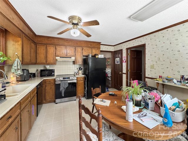 8209 Saddlehorse Lane, Charlotte, NC 28215