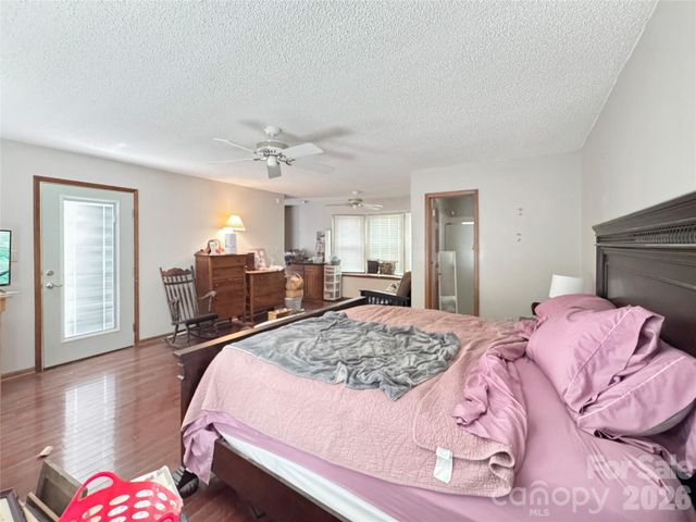 8209 Saddlehorse Lane, Charlotte, NC 28215