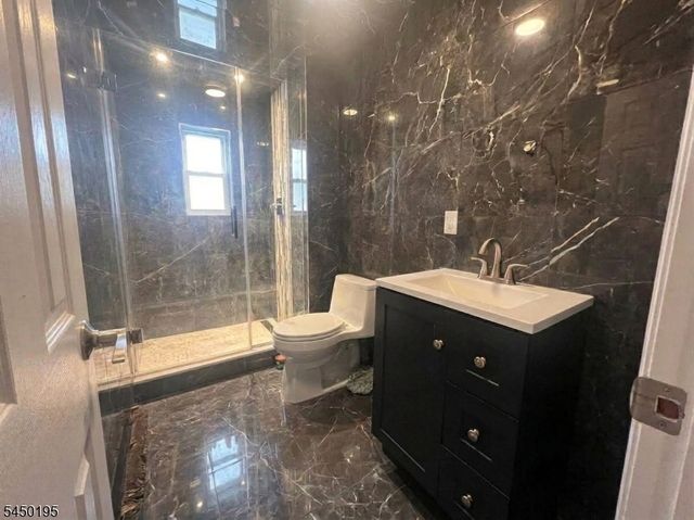 419 Ratzer Rd, Wayne Twp., NJ 07470
