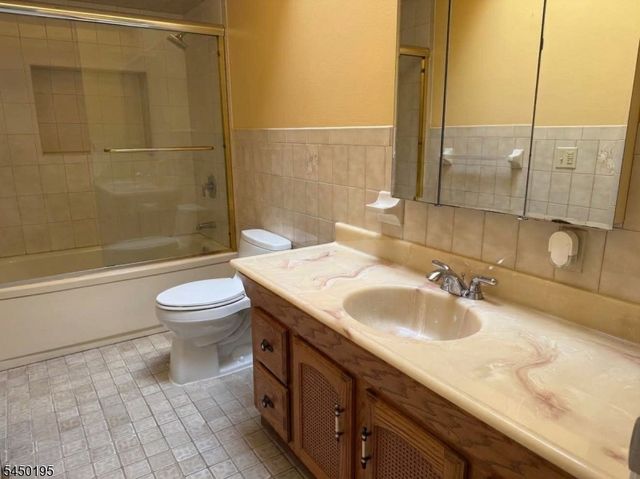 419 Ratzer Rd, Wayne Twp., NJ 07470