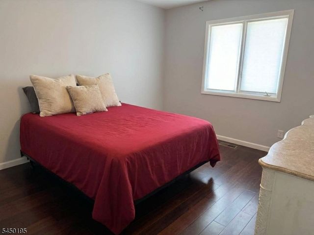 419 Ratzer Rd, Wayne Twp., NJ 07470