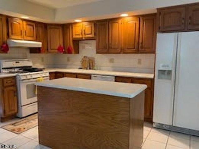 419 Ratzer Rd, Wayne Twp., NJ 07470