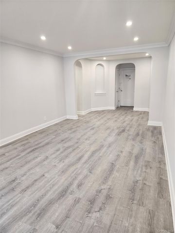 34-24 82nd. Street 1N, Jackson Heights, NY 11372