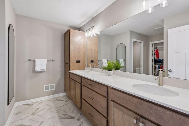 4669 Carnation Court, Excelsior, MN 55331