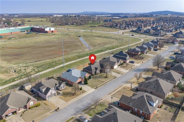 6301 S 36th Street, Rogers, AR 72758