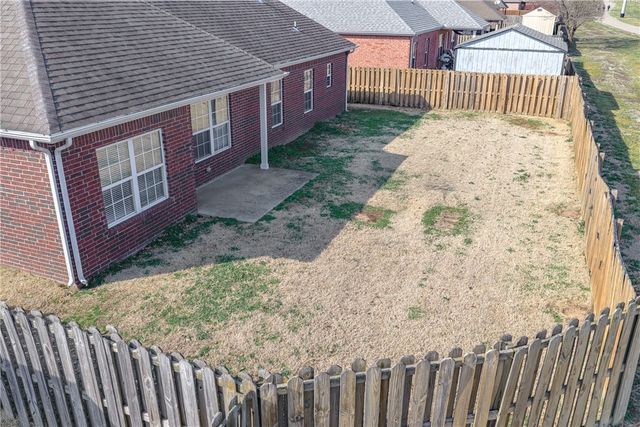 6301 S 36th Street, Rogers, AR 72758