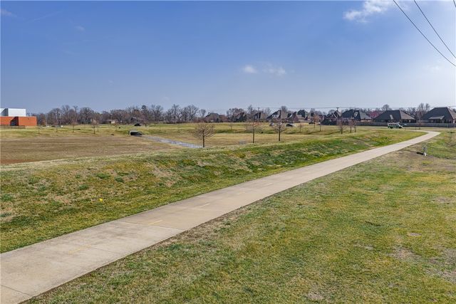 6301 S 36th Street, Rogers, AR 72758