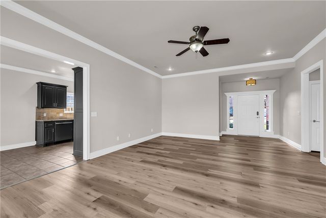 6301 S 36th Street, Rogers, AR 72758