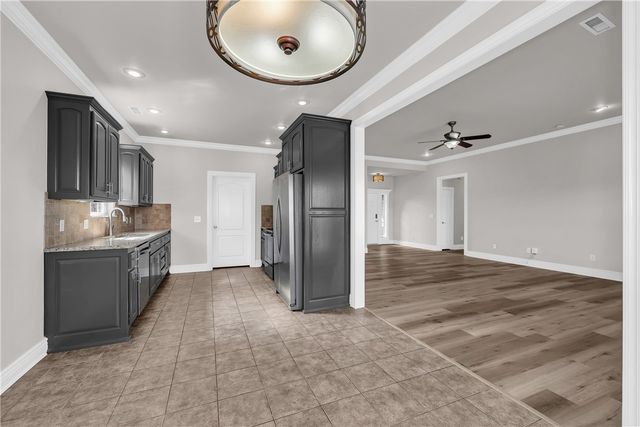 6301 S 36th Street, Rogers, AR 72758