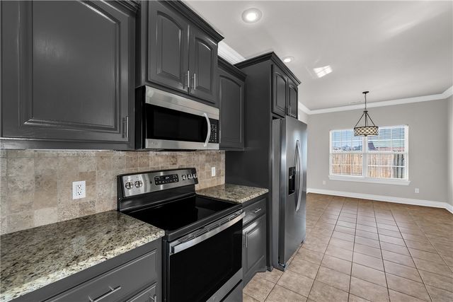 6301 S 36th Street, Rogers, AR 72758