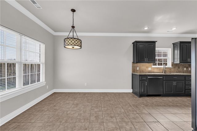 6301 S 36th Street, Rogers, AR 72758