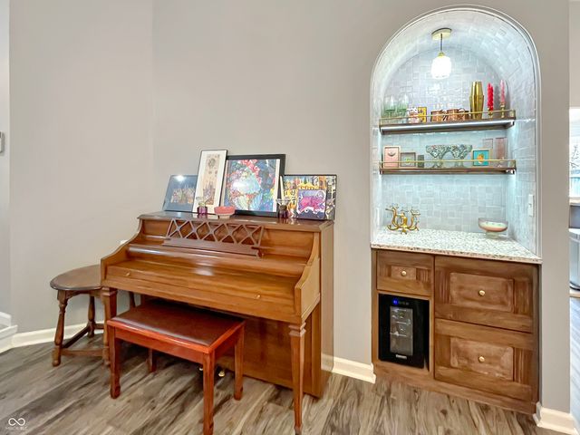 8140 Menlo Court Drive W, Indianapolis, IN 46240