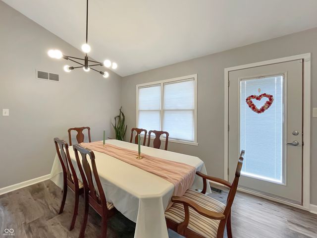 8140 Menlo Court Drive W, Indianapolis, IN 46240