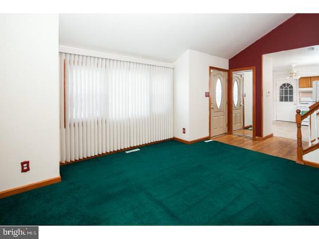 225 BRENNEN DR, Newark, DE 19713