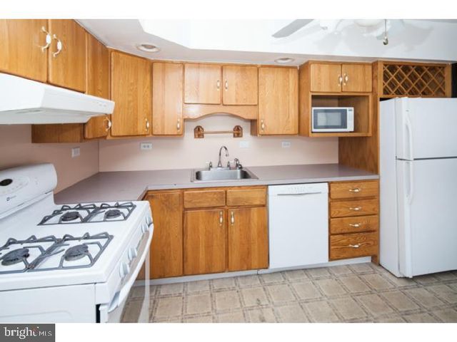 225 BRENNEN DR, Newark, DE 19713