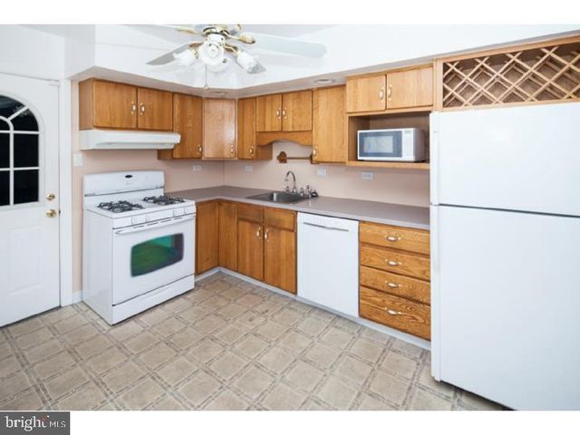 225 BRENNEN DR, Newark, DE 19713