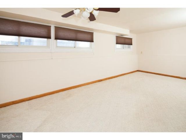 225 BRENNEN DR, Newark, DE 19713