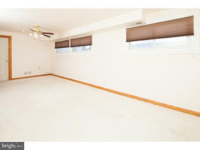 225 BRENNEN DR, Newark, DE 19713