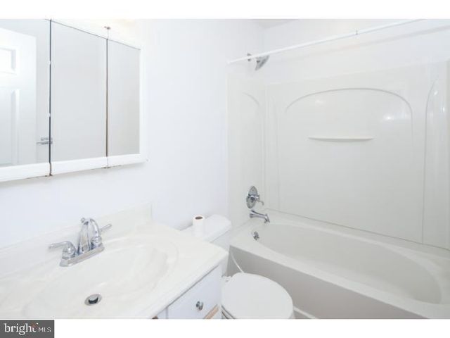 225 BRENNEN DR, Newark, DE 19713