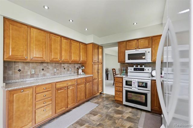 69533 Brookhill Drive, Bruce, MI 48065