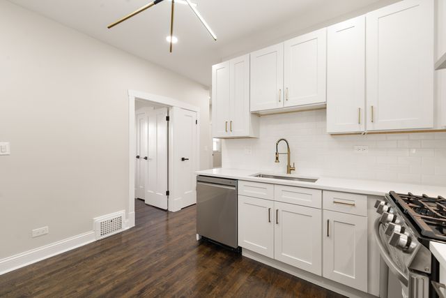 4230 N Monitor Avenue, Chicago, IL 60634