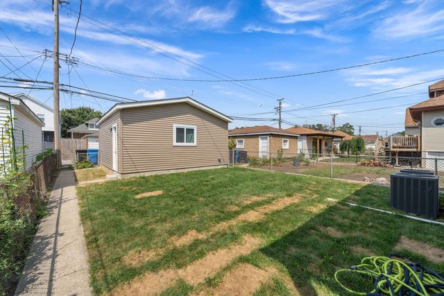 4230 N Monitor Avenue, Chicago, IL 60634