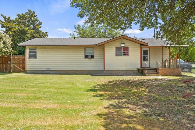 1100 N Church Street, Decatur, TX 76234