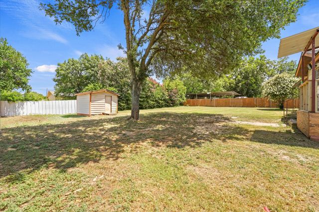 1100 N Church Street, Decatur, TX 76234