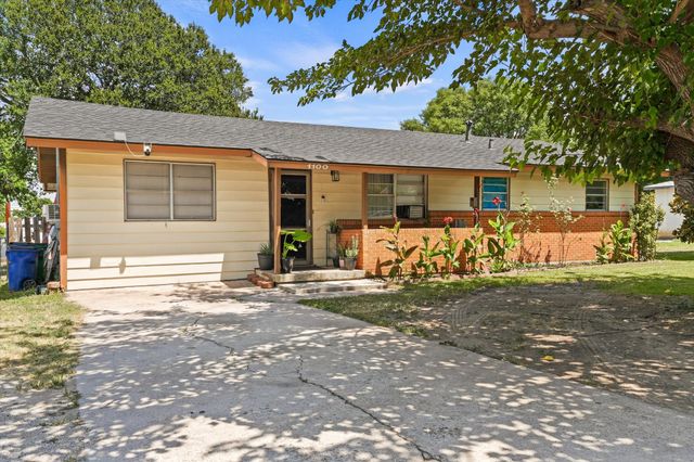 1100 N Church Street, Decatur, TX 76234
