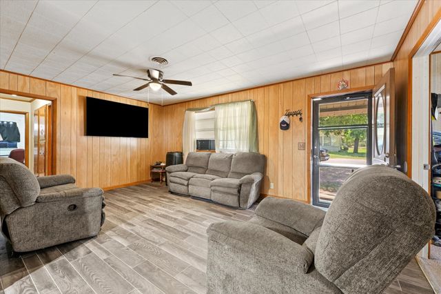 1100 N Church Street, Decatur, TX 76234