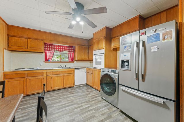 1100 N Church Street, Decatur, TX 76234