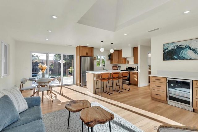 5402 Cole St, San Diego, CA 92117