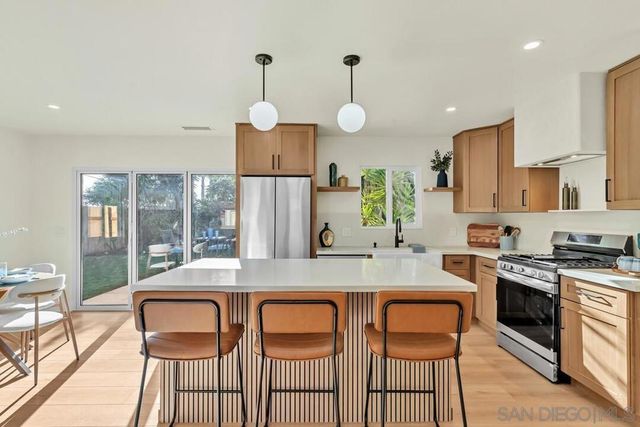 5402 Cole St, San Diego, CA 92117