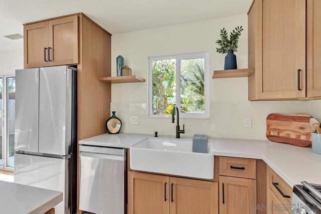 5402 Cole St, San Diego, CA 92117