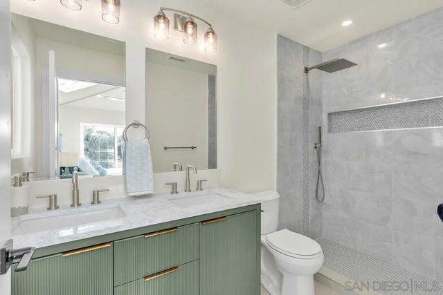 5402 Cole St, San Diego, CA 92117