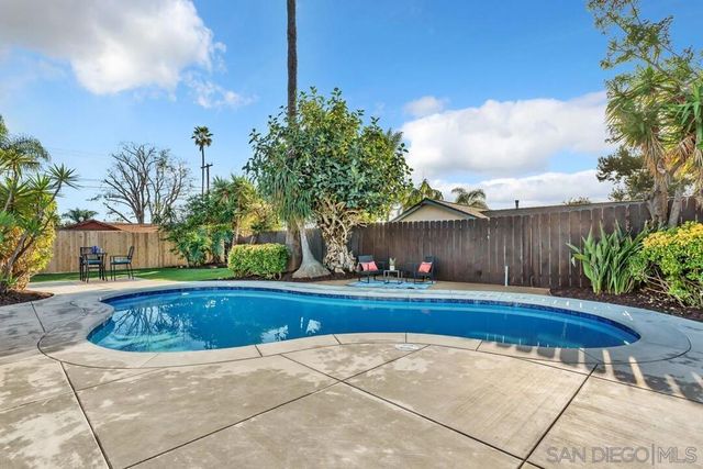 5402 Cole St, San Diego, CA 92117