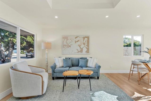 5402 Cole St, San Diego, CA 92117