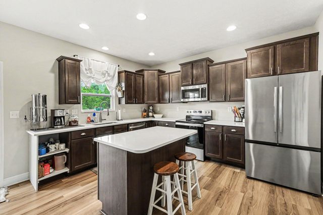 576 Mcguire Lane, Burlington, KY 41005