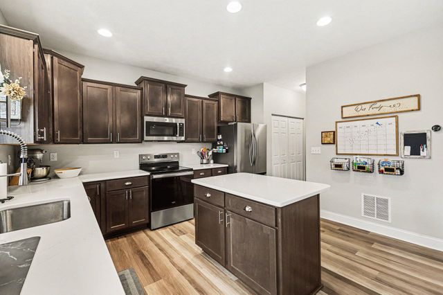 576 Mcguire Lane, Burlington, KY 41005
