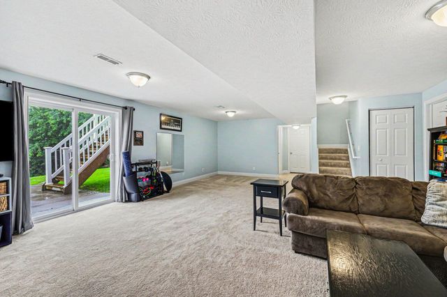 576 Mcguire Lane, Burlington, KY 41005