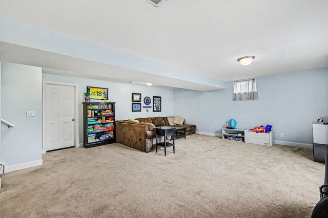 576 Mcguire Lane, Burlington, KY 41005