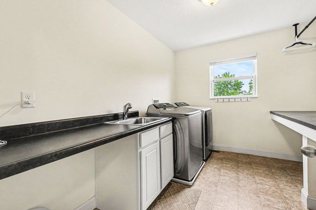 576 Mcguire Lane, Burlington, KY 41005