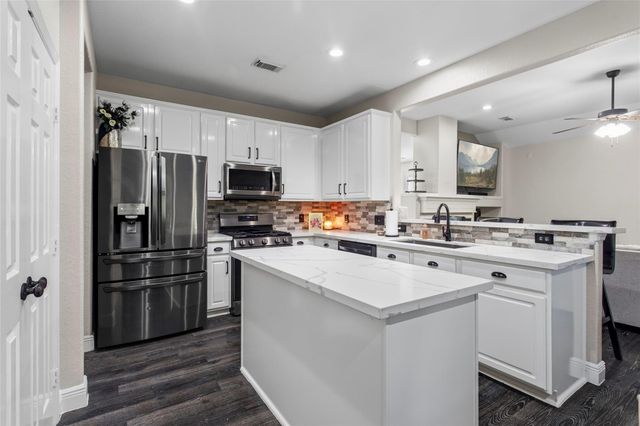 9506 Eddys Edge Court, Houston, TX 77089
