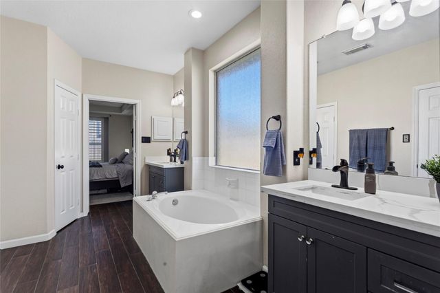 9506 Eddys Edge Court, Houston, TX 77089