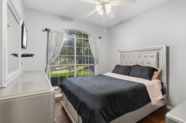 9506 Eddys Edge Court, Houston, TX 77089