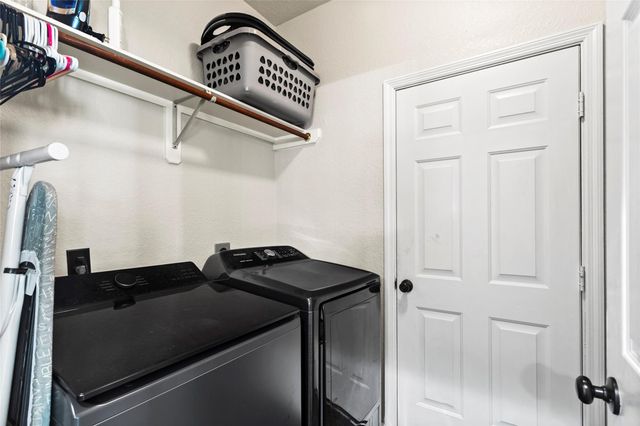 9506 Eddys Edge Court, Houston, TX 77089