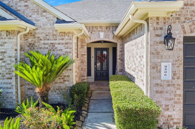 9506 Eddys Edge Court, Houston, TX 77089