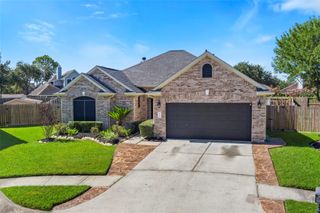9506 Eddys Edge Court, Houston, TX 77089