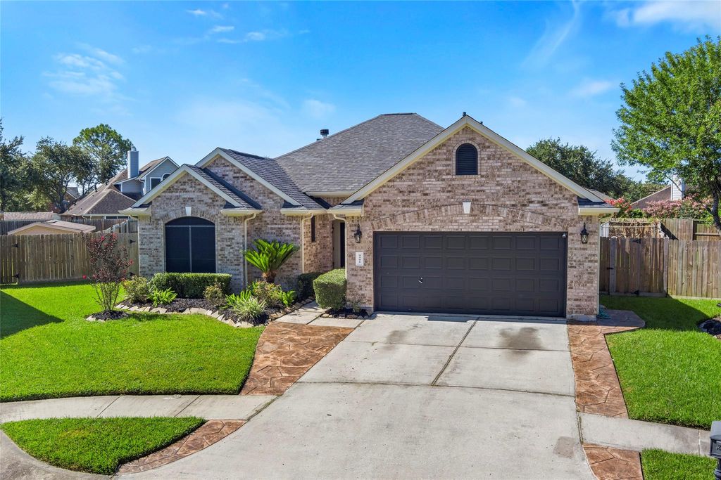 9506 Eddys Edge Court, Houston, TX 77089